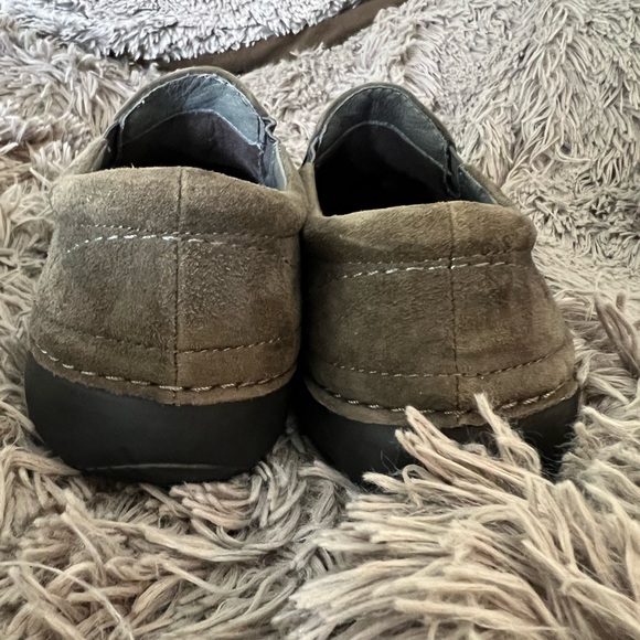 Vionic - Picture 2 of 8